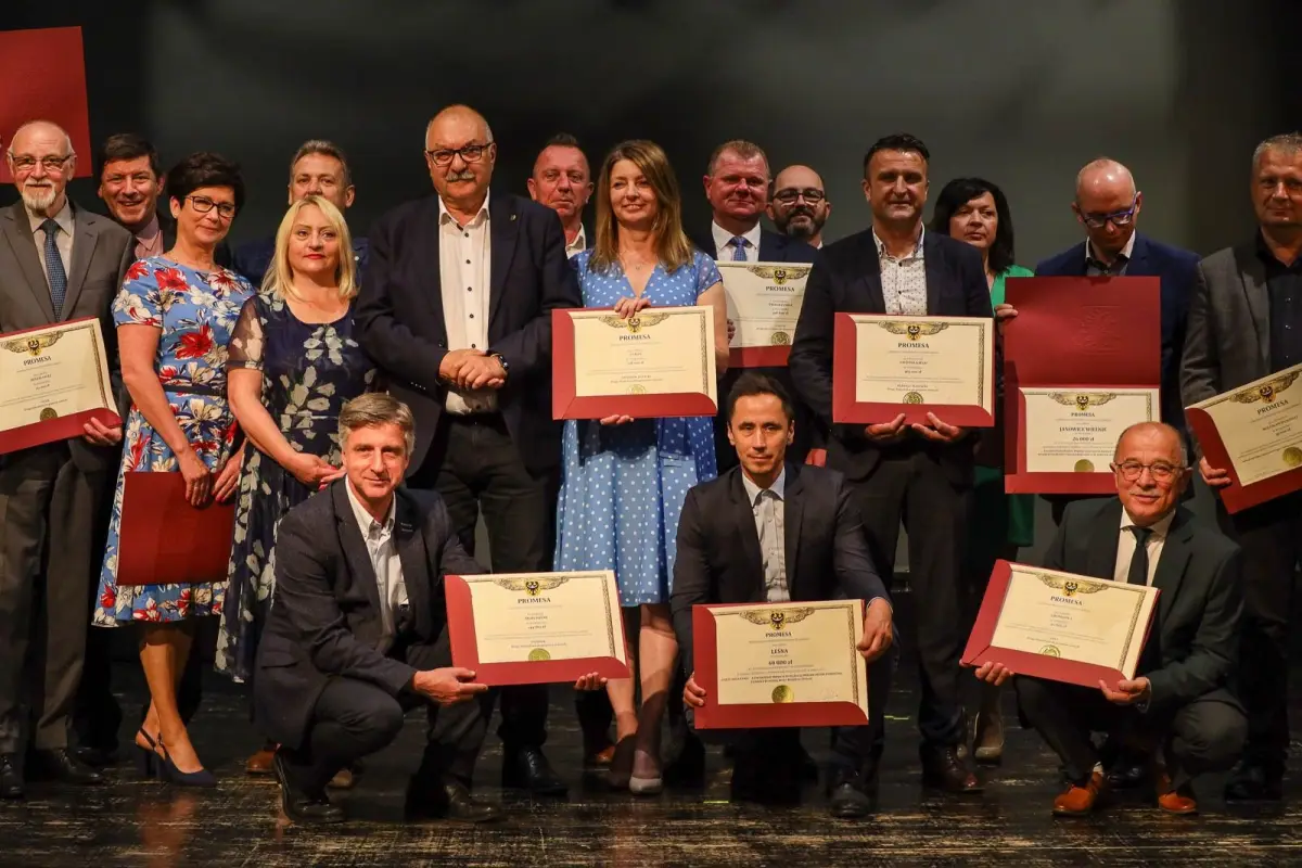 Uroczystość wręczenia promes samorządom