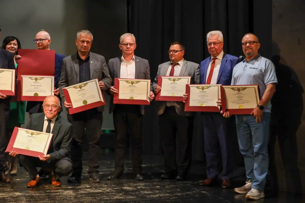 Uroczystość wręczenia promes samorządom