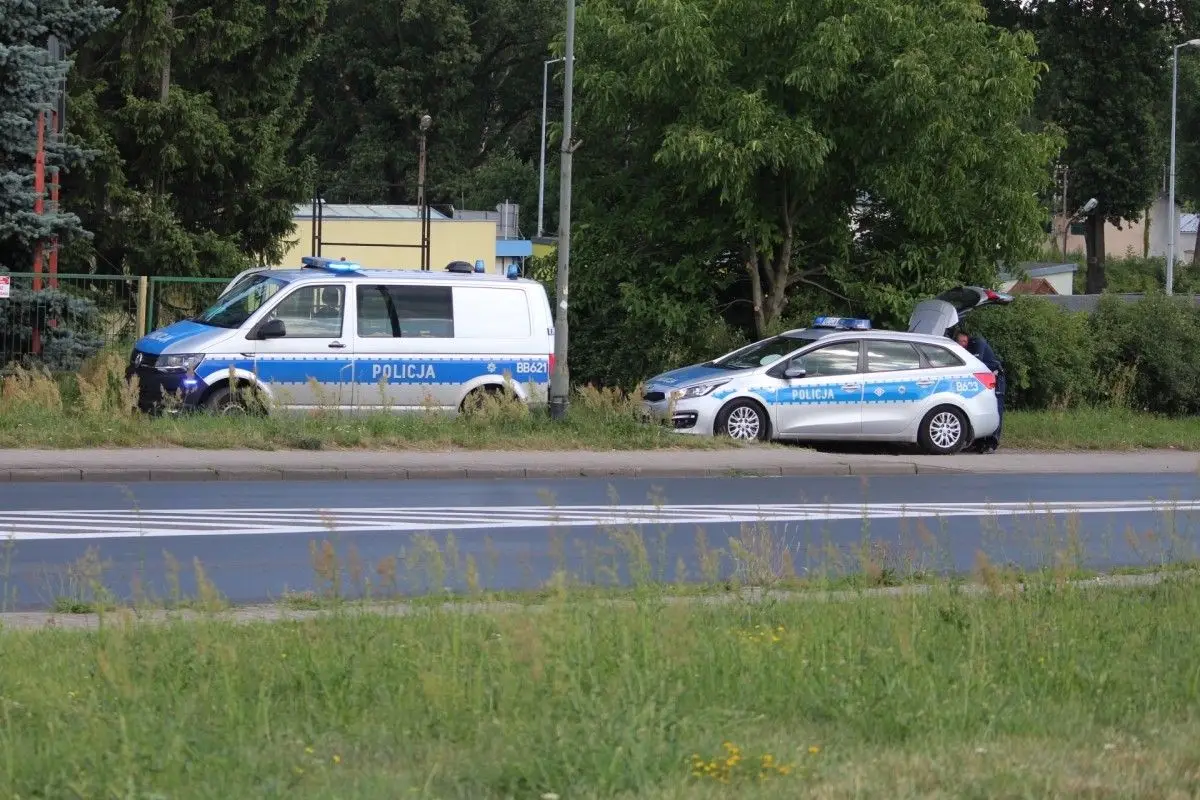 Kolizja dwóch aut koło KFC