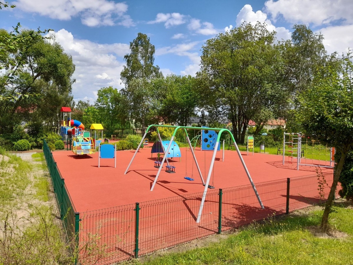 Place zabaw w gminie Warta Bolesławiecka