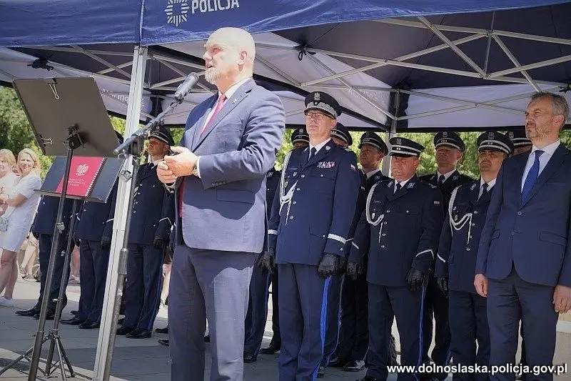 Nowi policjanci złożyli ślubowanie we Wrocławiu