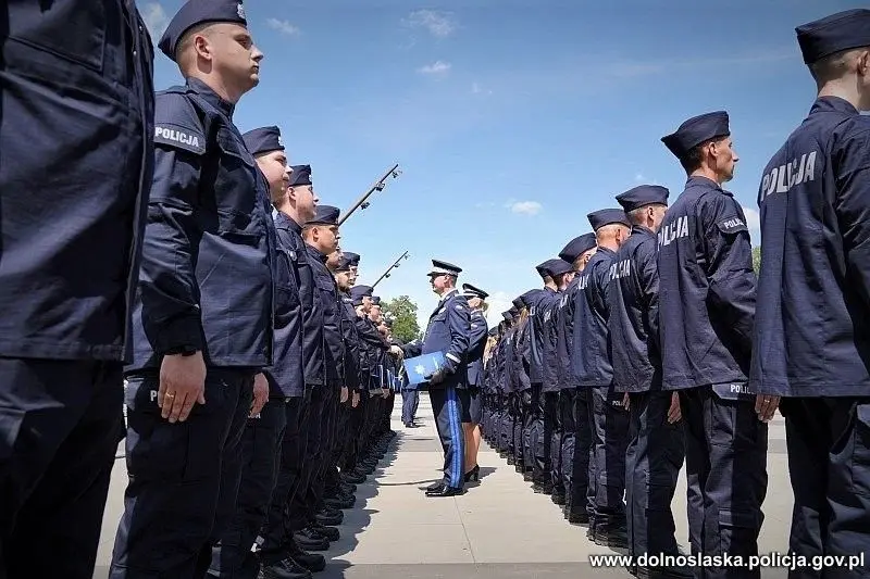 Nowi policjanci złożyli ślubowanie we Wrocławiu