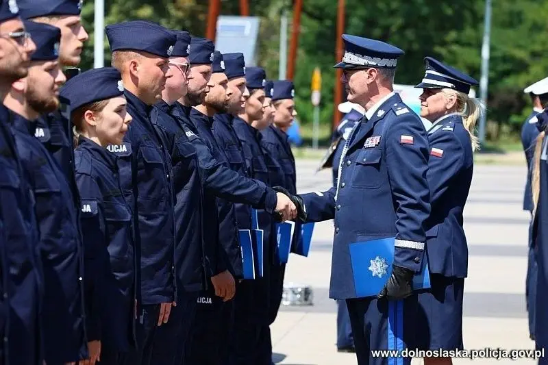 Nowi policjanci złożyli ślubowanie we Wrocławiu