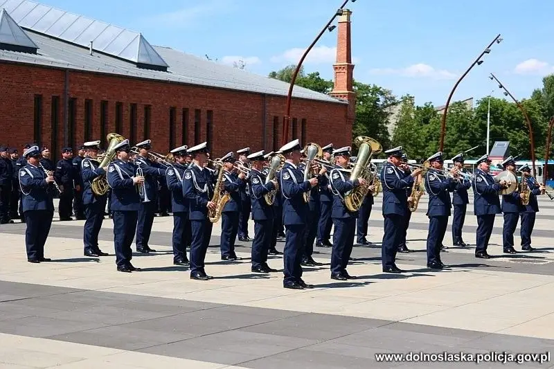 Nowi policjanci złożyli ślubowanie we Wrocławiu