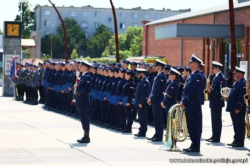 Nowi policjanci złożyli ślubowanie we Wrocławiu