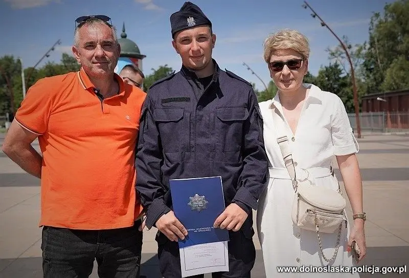 Nowi policjanci złożyli ślubowanie we Wrocławiu