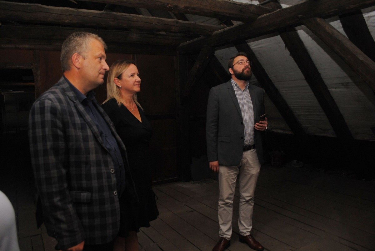 Prawie milion złotych na renowację dachu