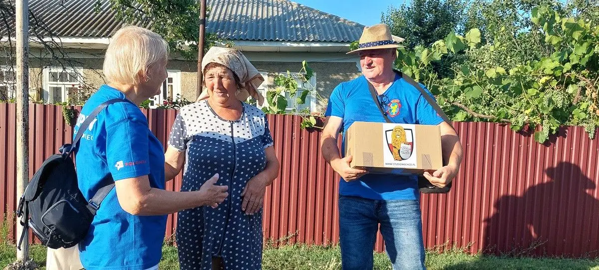 Болеславчани поїхали з дарами до поляків у Молдові