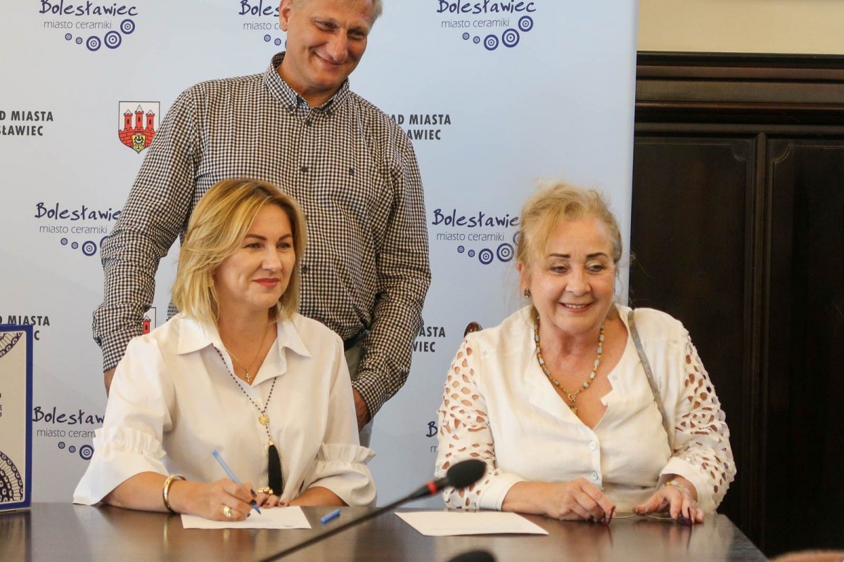 Podpisanie dokumentów ws. wpisania ceramiki bolesławieckiej na listę UNESCO