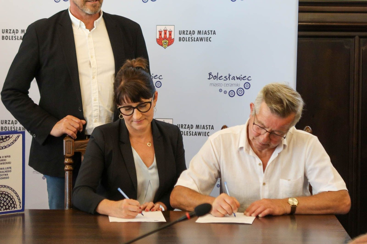 Podpisanie dokumentów ws. wpisania ceramiki bolesławieckiej na listę UNESCO