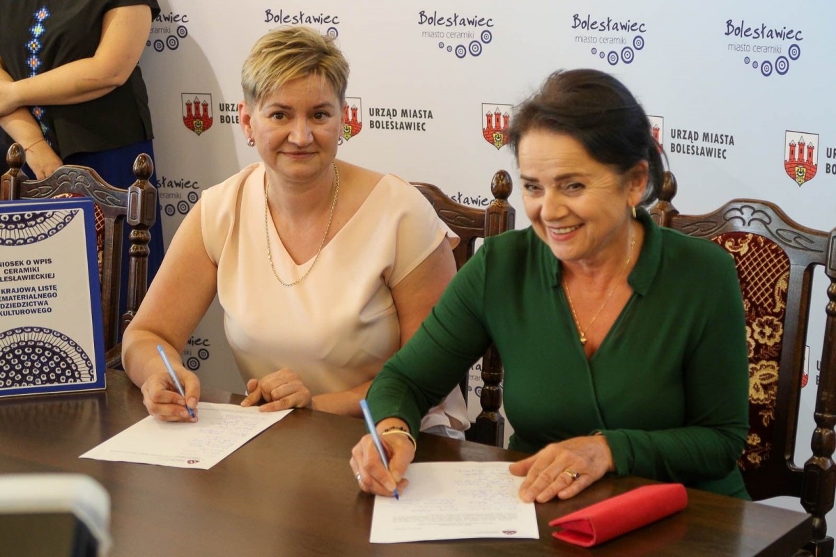 Podpisanie dokumentów ws. wpisania ceramiki bolesławieckiej na listę UNESCO