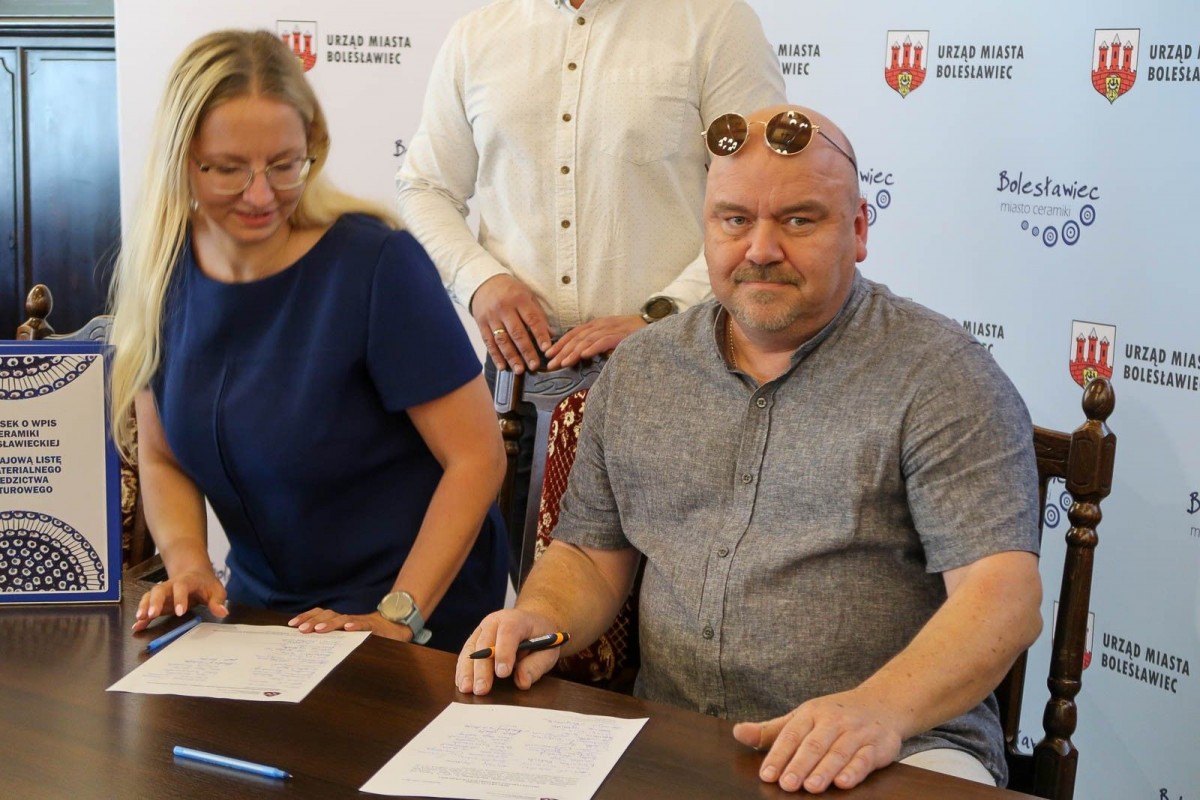 Podpisanie dokumentów ws. wpisania ceramiki bolesławieckiej na listę UNESCO