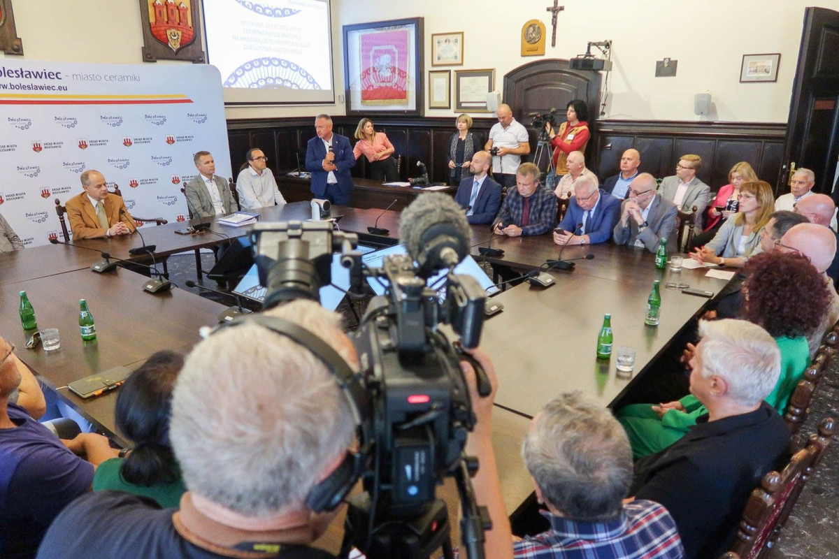 Podpisanie dokumentów ws. wpisania ceramiki bolesławieckiej na listę UNESCO