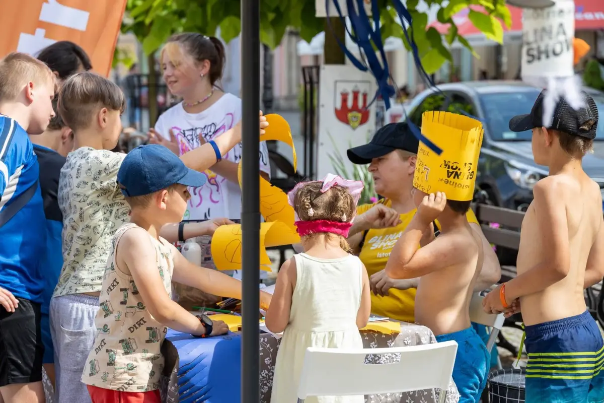Promotion of Glina Show at the Bolesławiec market square