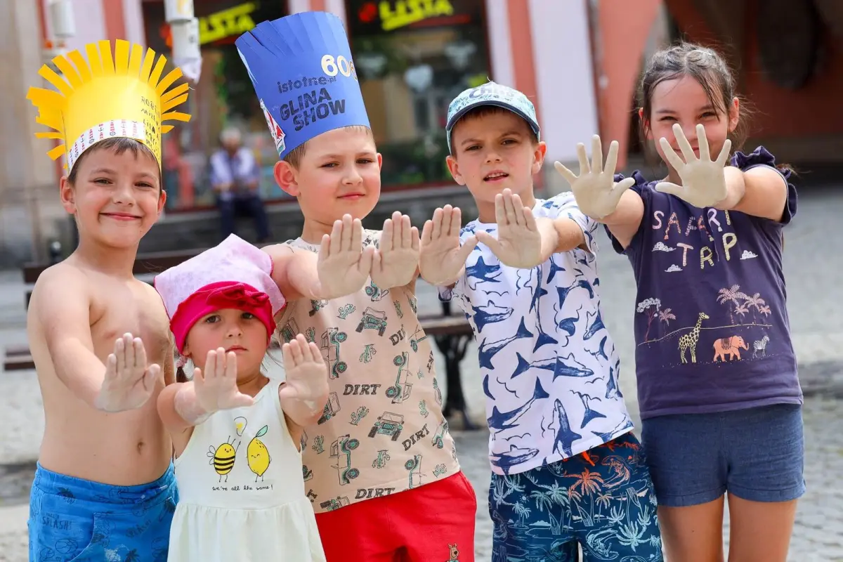 Promocja Glina Show na bolesławieckim rynku