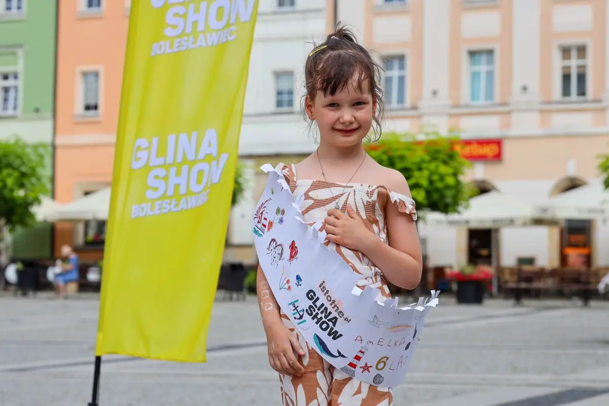 Promocja Glina Show na bolesławieckim rynku
