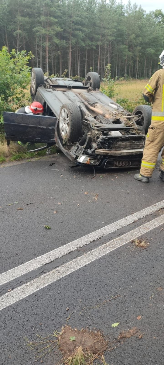 Auto dachowało między Wierzbową a Pasternikiem