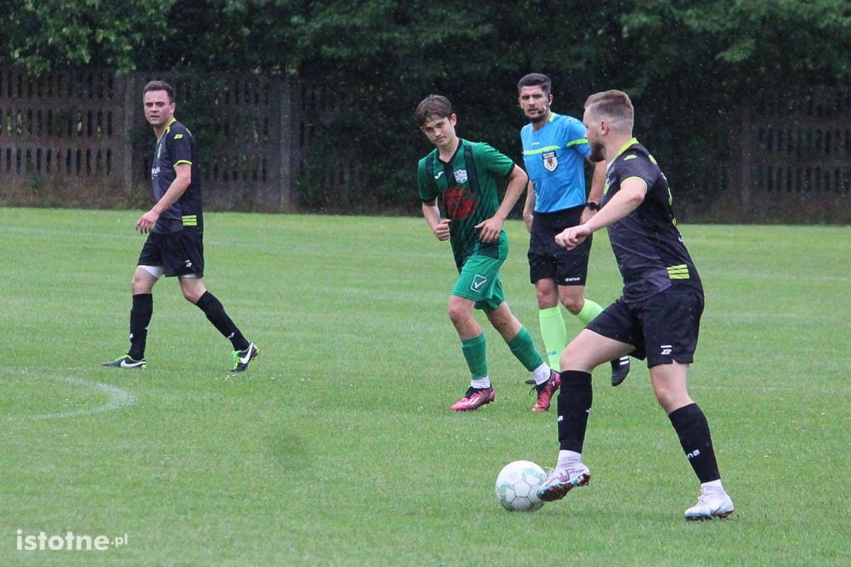 Galeria zdjęć z meczu pucharowego juniorzy BKS - seniorzy Piast Zawidów