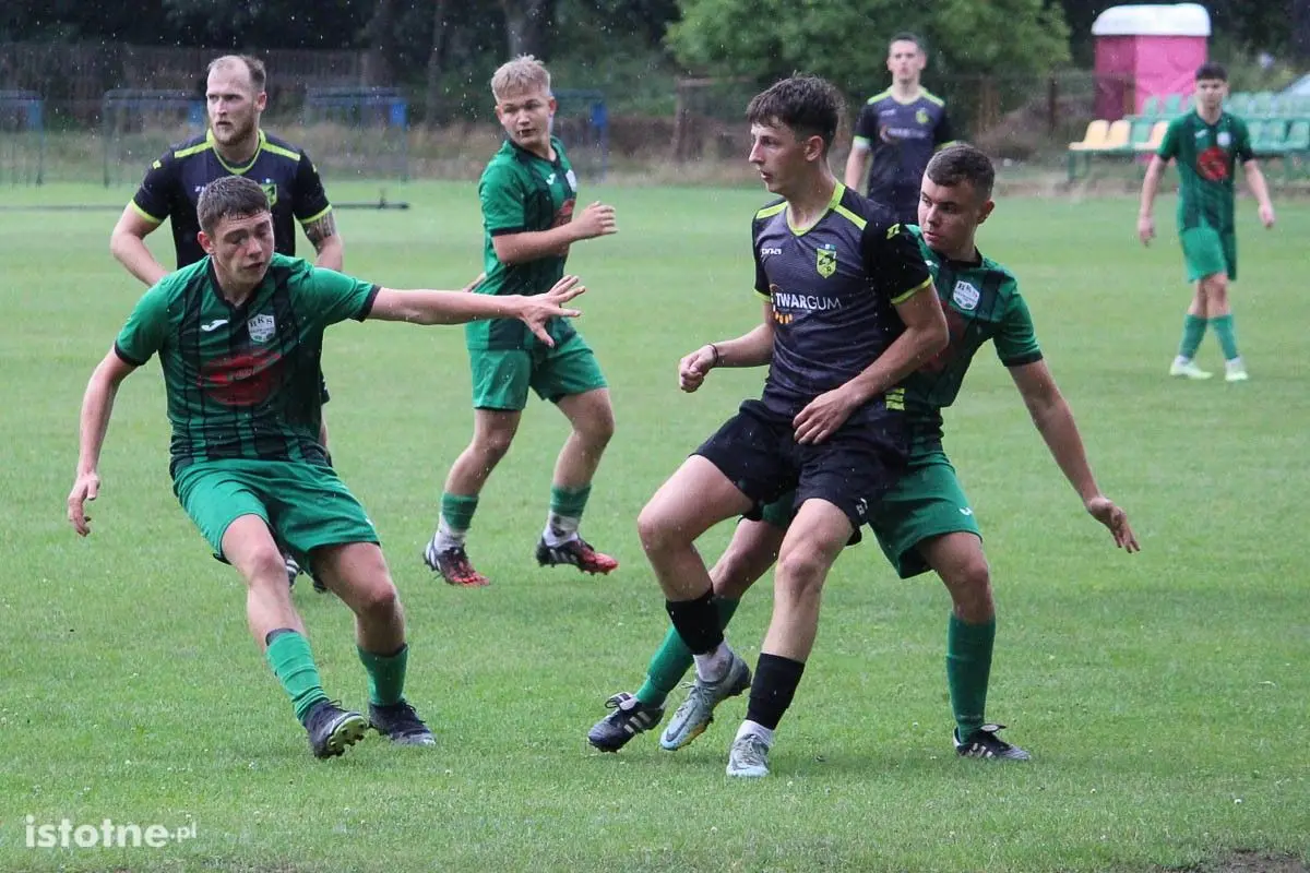 Galeria zdjęć z meczu pucharowego juniorzy BKS - seniorzy Piast Zawidów