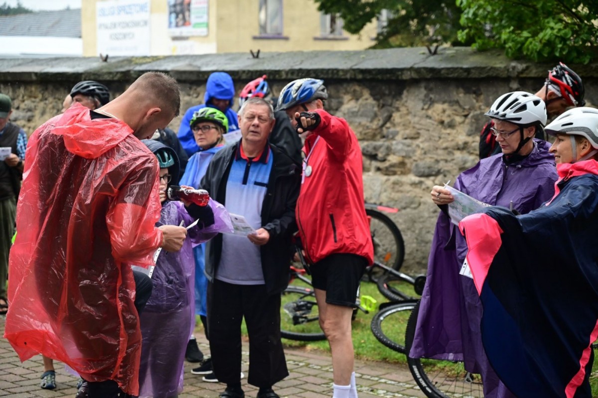 Ruszyli w 30-km trasę śladami wybitnego bolesławieckiego regionalisty