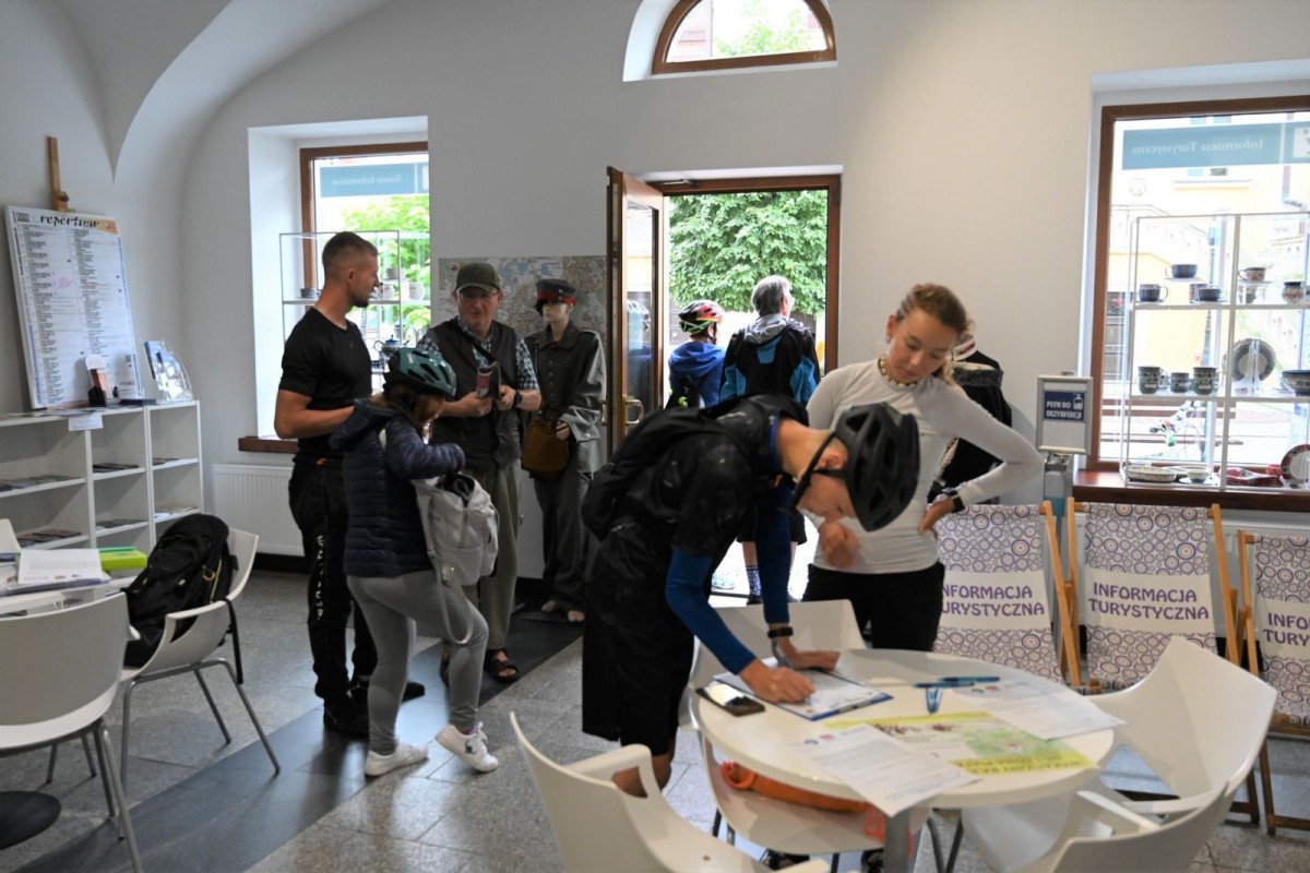 Ruszyli w 30-km trasę śladami wybitnego bolesławieckiego regionalisty