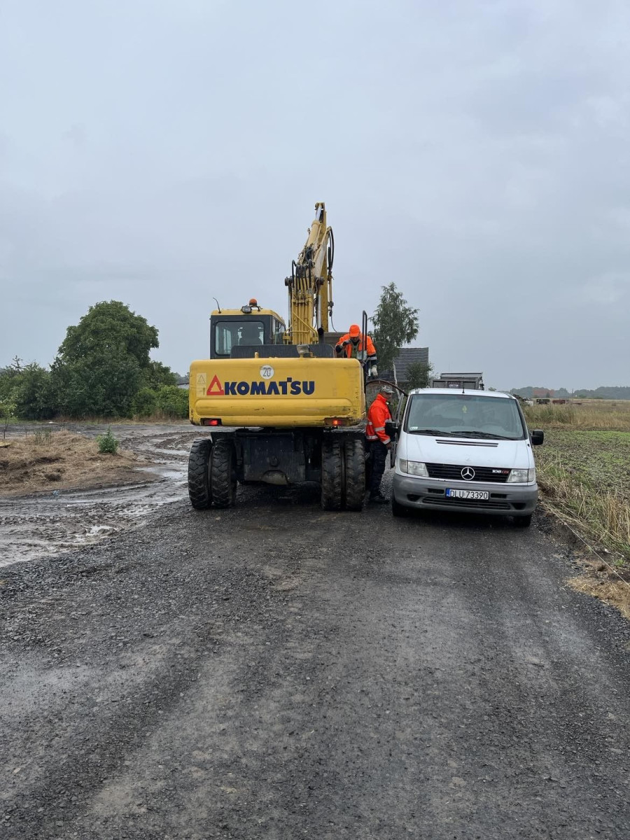 Budują drogę w Osłej