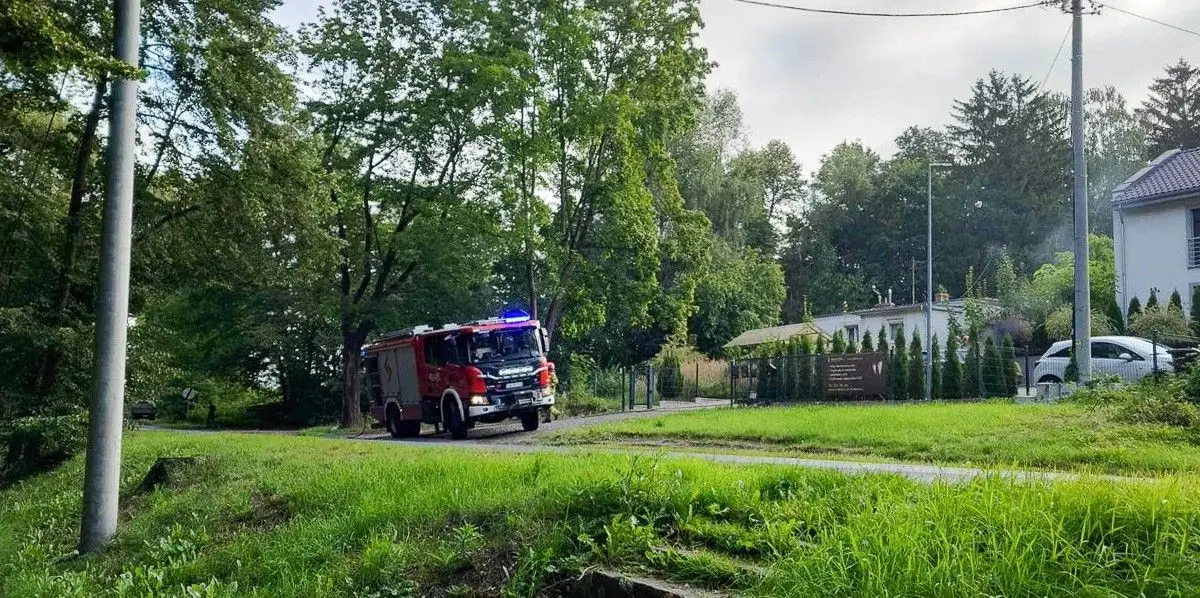 Pożar auta przy Jeleniogórskiej