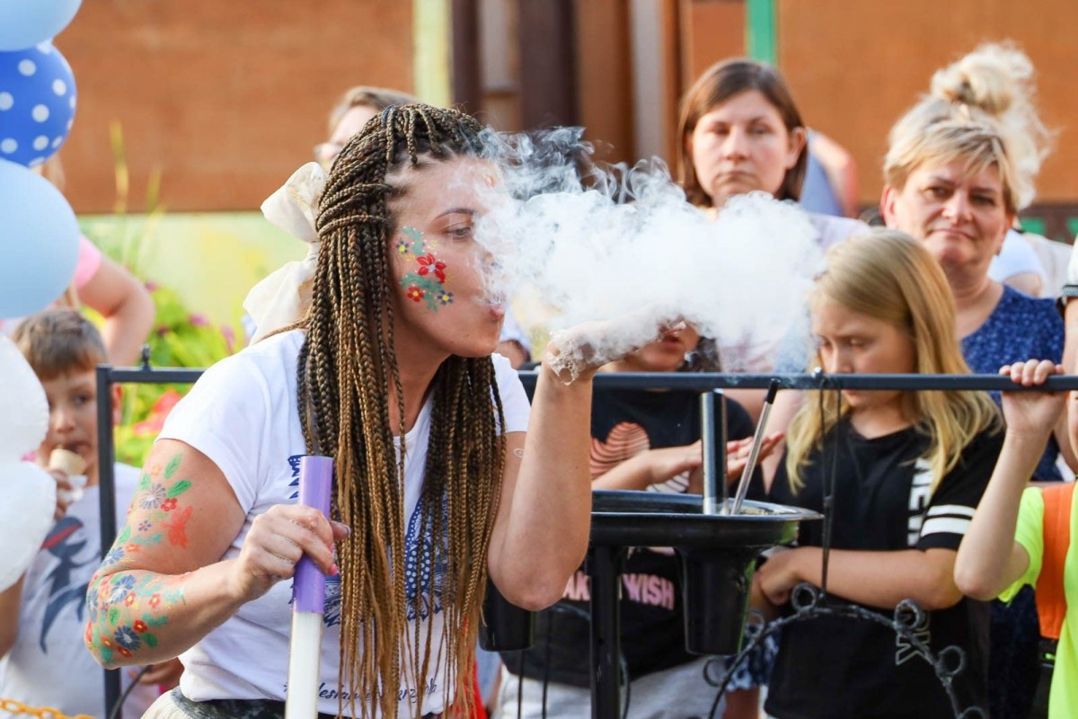 Bajkowy pokaz baniek mydlanych z Foremką na promocji Glina Show i Gliniady