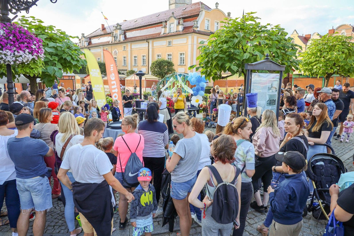 Bajkowy pokaz baniek mydlanych z Foremką na promocji Glina Show i Gliniady