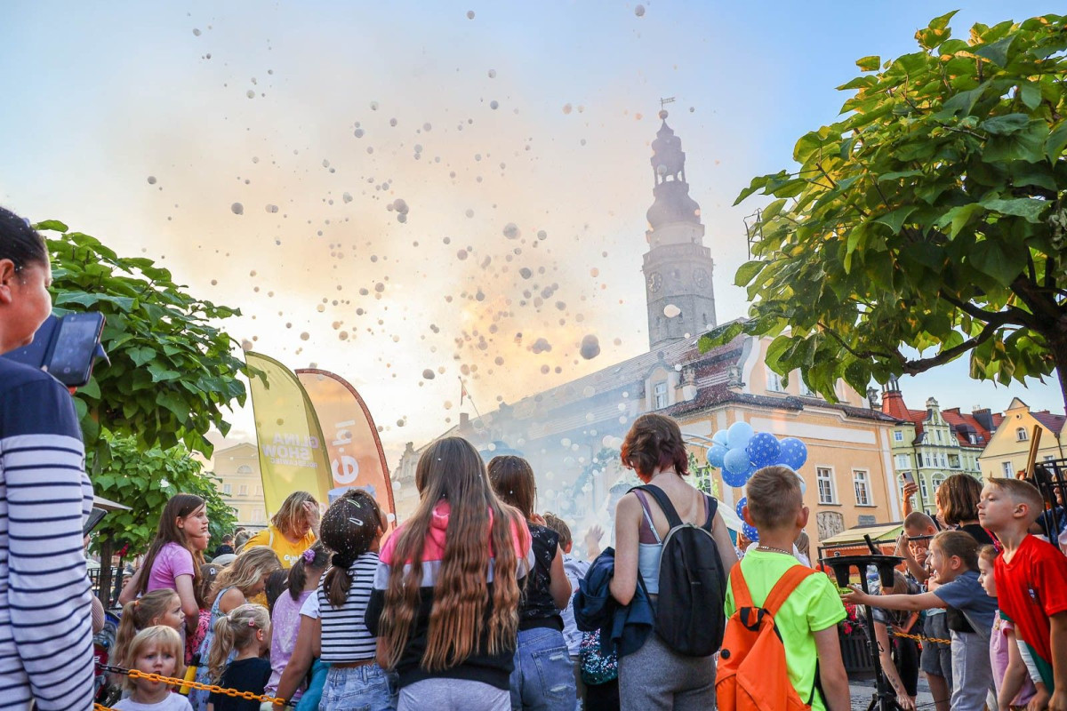 Bajkowy pokaz baniek mydlanych z Foremką na promocji Glina Show i Gliniady