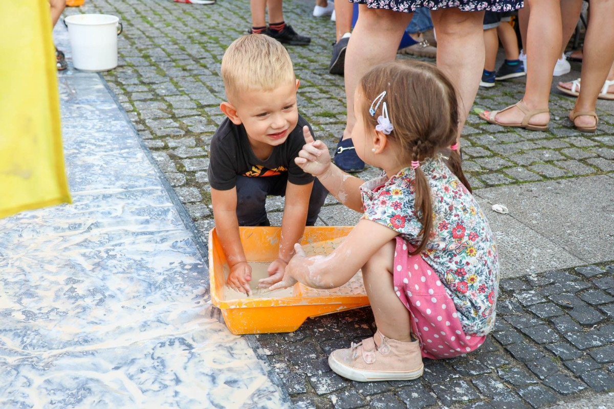 Bajkowy pokaz baniek mydlanych z Foremką na promocji Glina Show i Gliniady