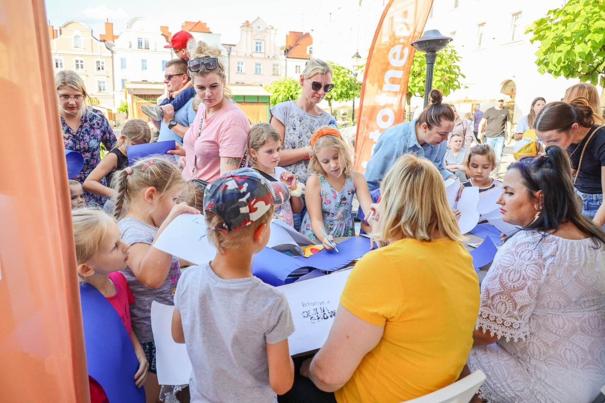 Bajkowy pokaz baniek mydlanych z Foremką na promocji Glina Show i Gliniady