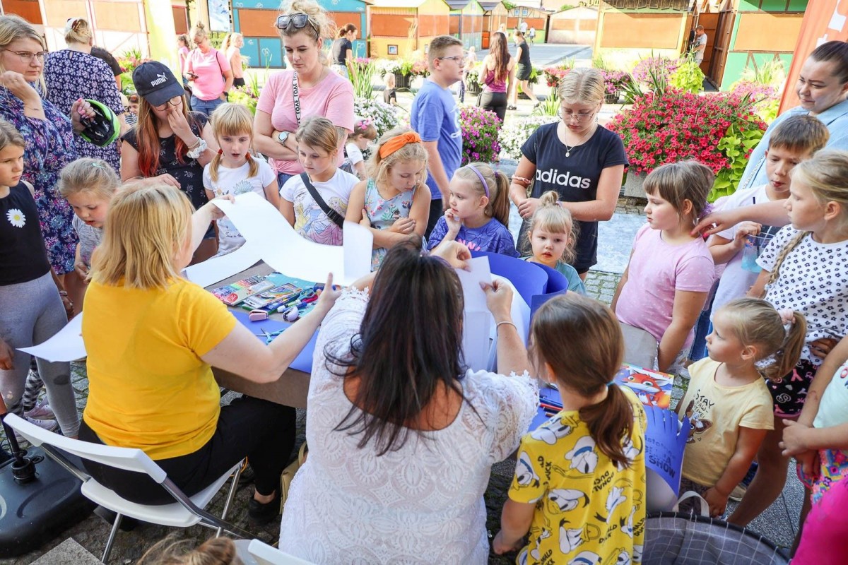 Bajkowy pokaz baniek mydlanych z Foremką na promocji Glina Show i Gliniady