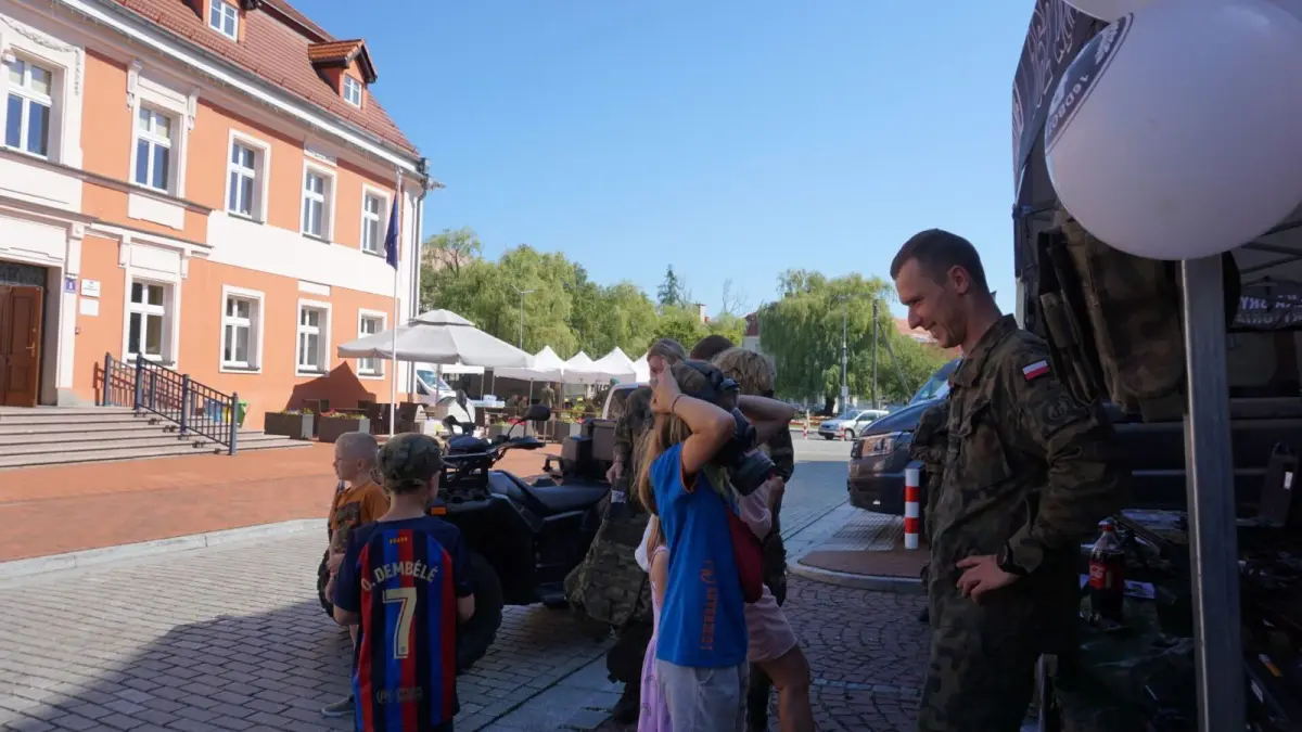 Obchody Święta Wojska Polskiego w Nowogrodźcu