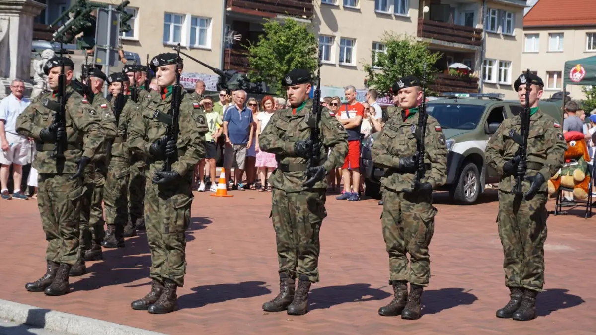 Obchody Święta Wojska Polskiego w Nowogrodźcu