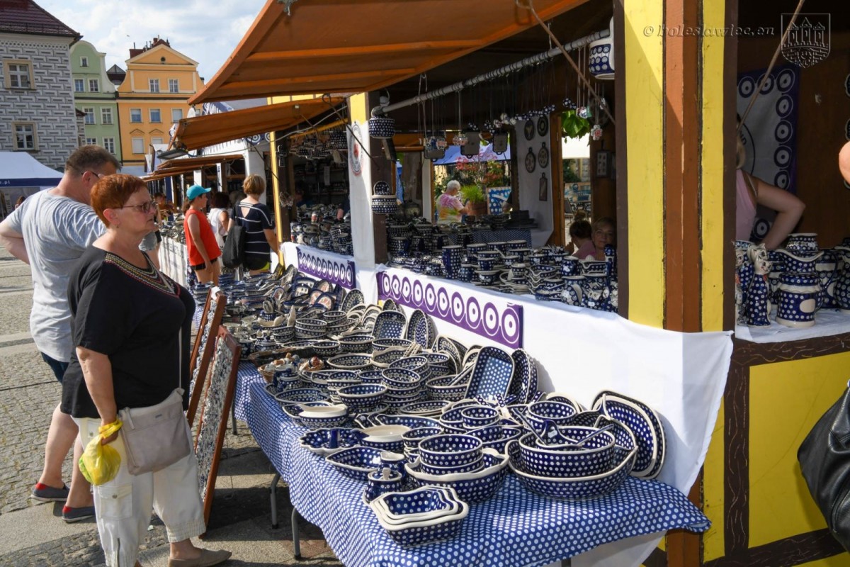 Trwają targi ceramiki