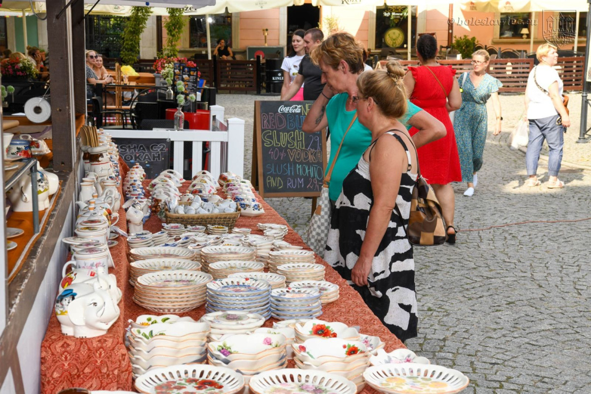 Trwają targi ceramiki