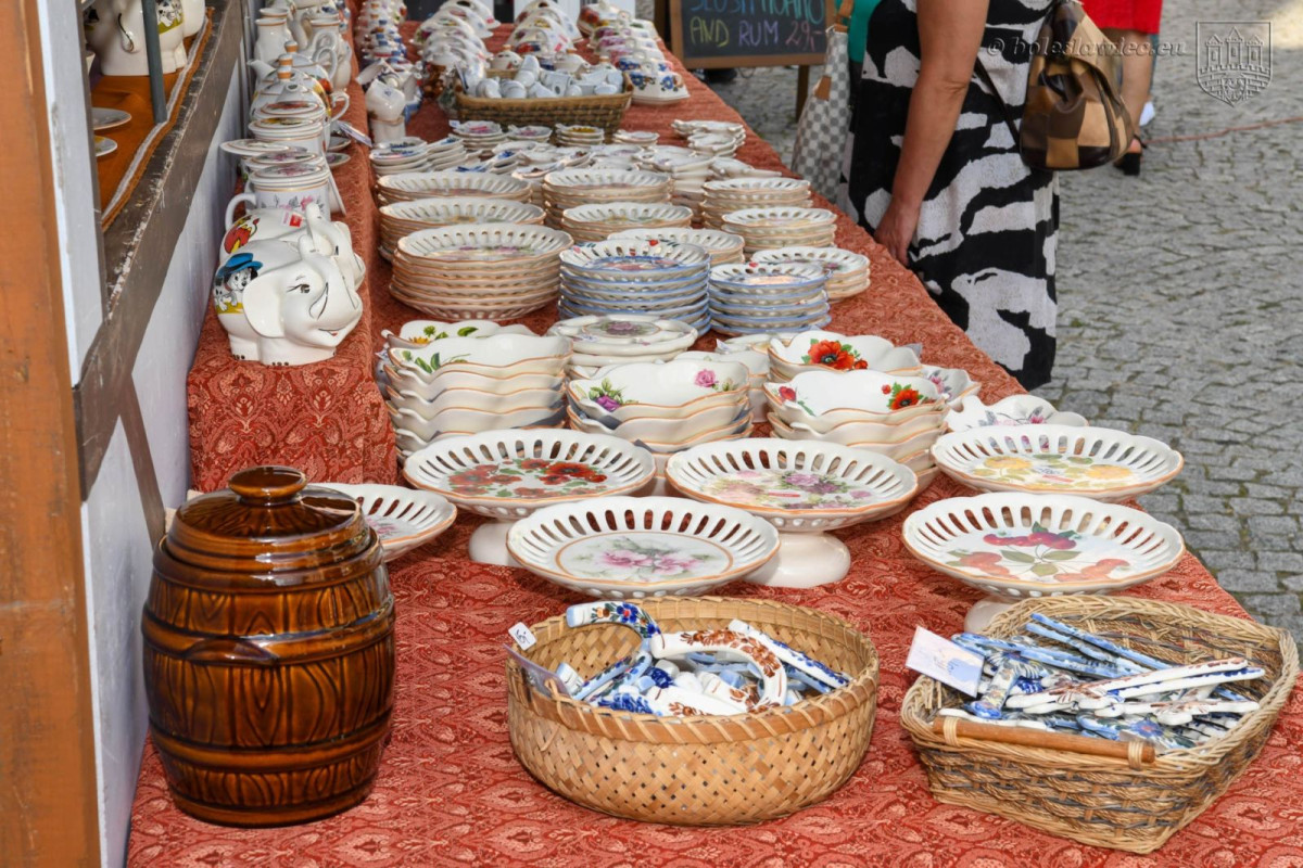 Trwają targi ceramiki