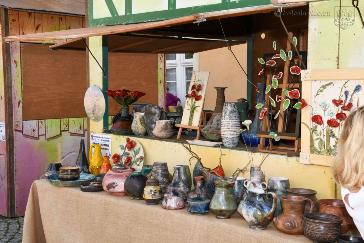 Trwają targi ceramiki