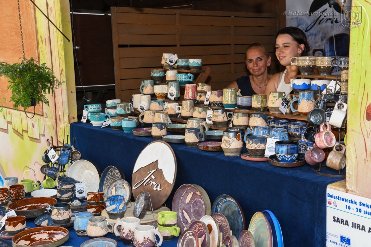 Trwają targi ceramiki