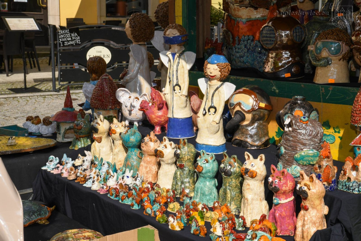 Trwają targi ceramiki