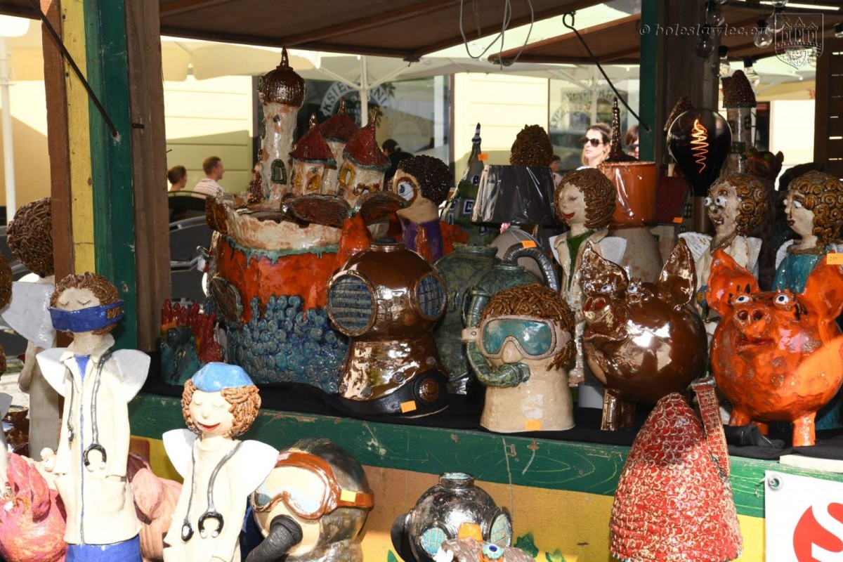 Trwają targi ceramiki