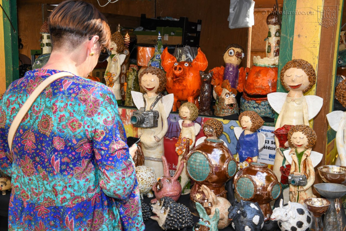 Trwają targi ceramiki