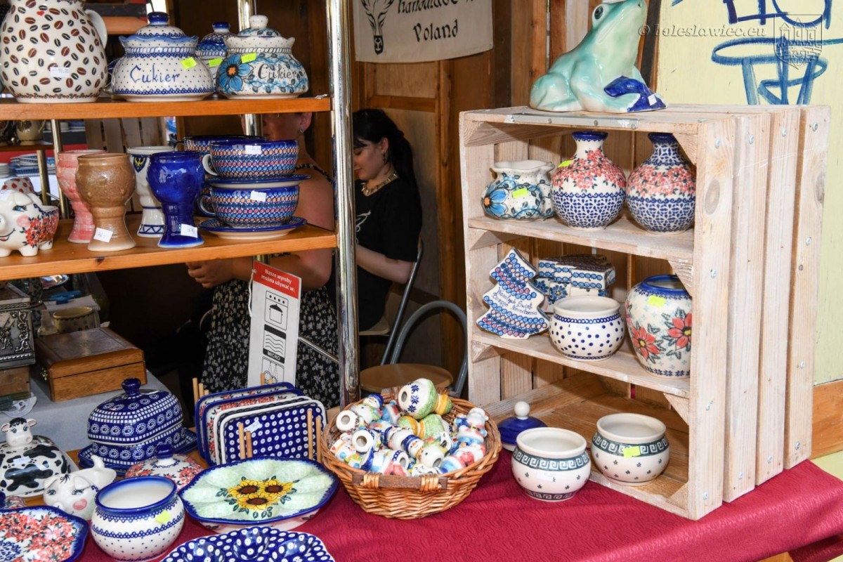 Trwają targi ceramiki