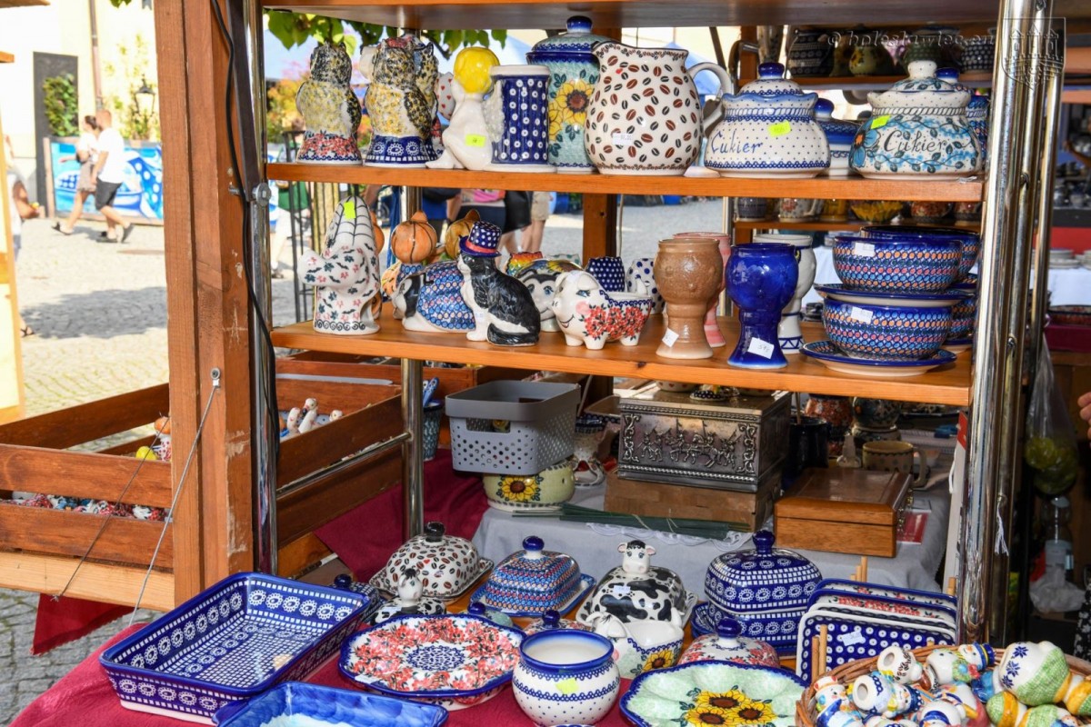 Trwają targi ceramiki