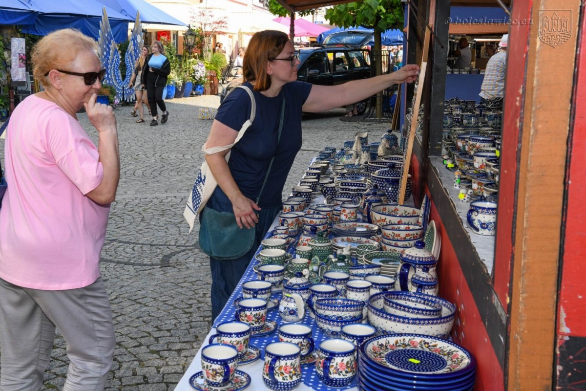 Trwają targi ceramiki