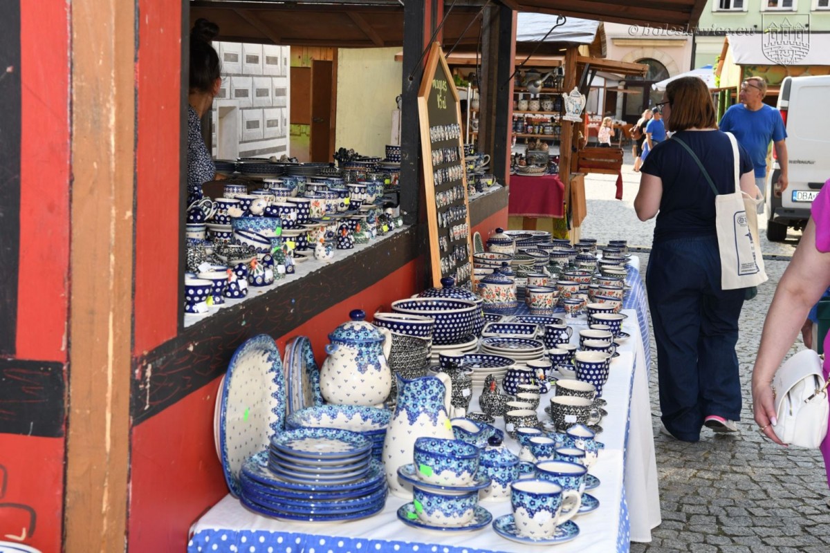 Trwają targi ceramiki