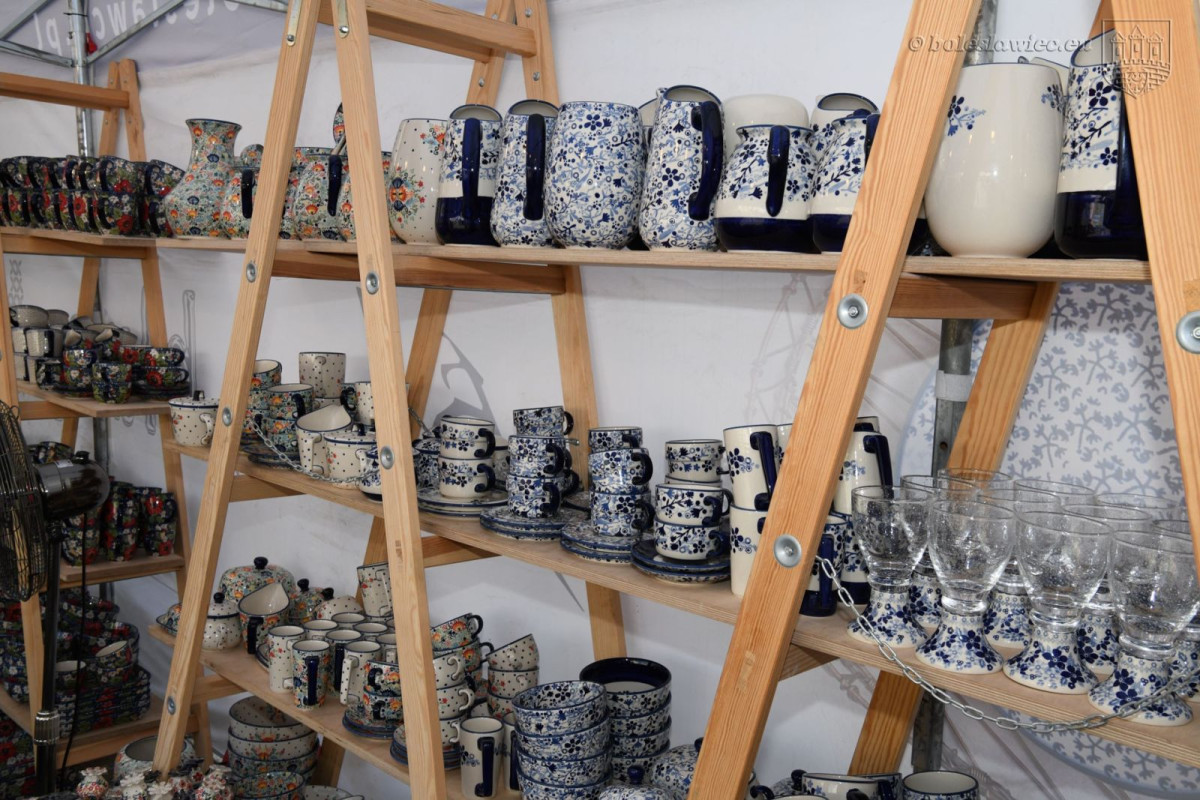 Trwają targi ceramiki