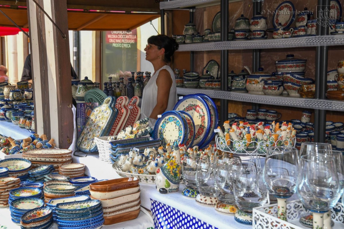 Trwają targi ceramiki