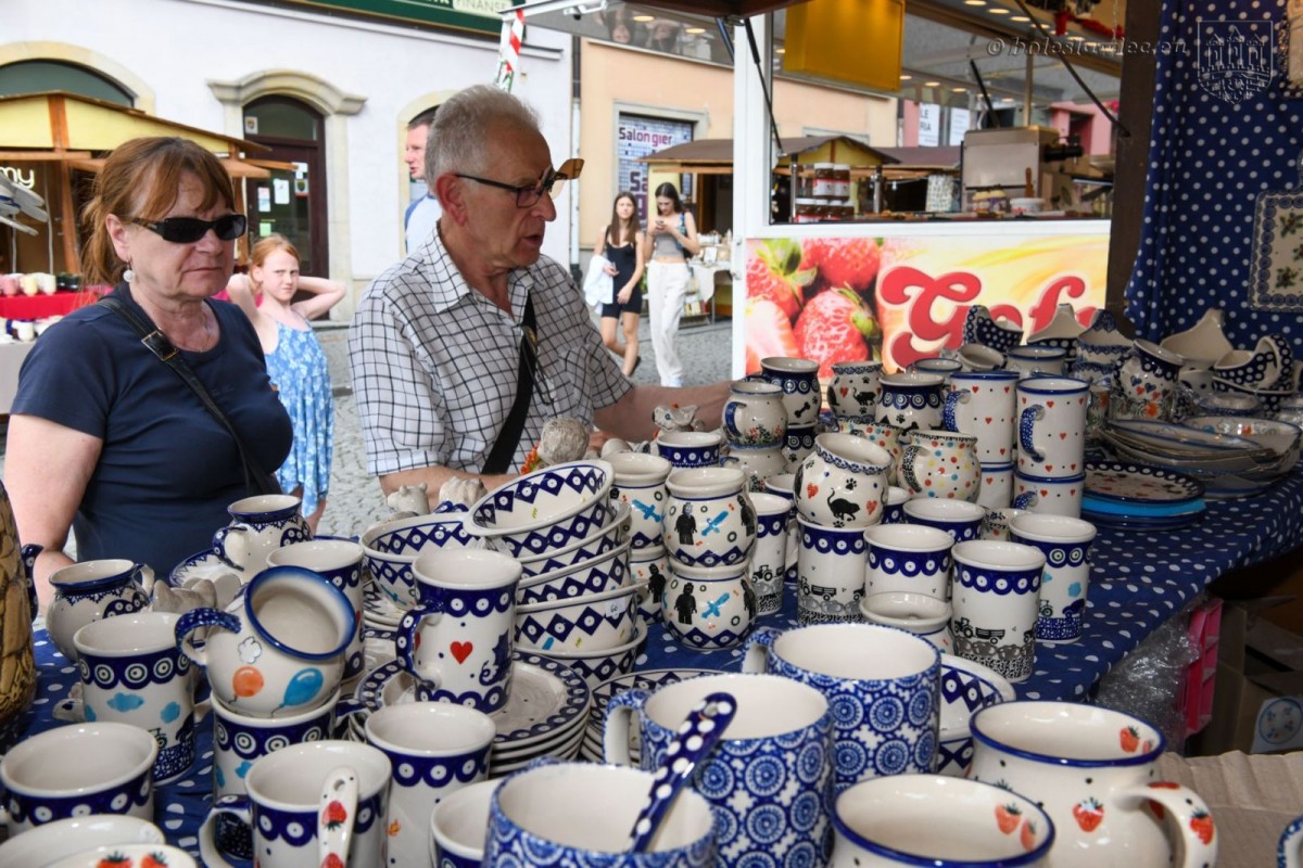 Trwają targi ceramiki